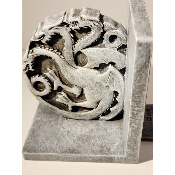 Game of Thrones House of Stark Direwolf Bookends HBO Dark Horse Collectible Gray - Picture 7 of 12